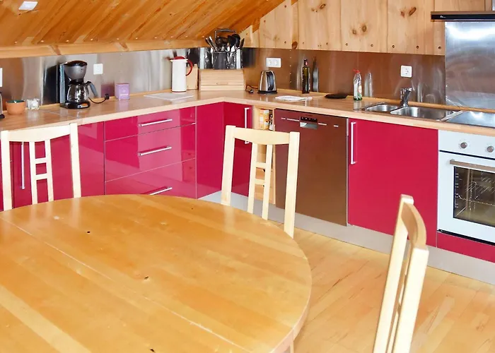 6 Person In Eidsvag-by Traum *