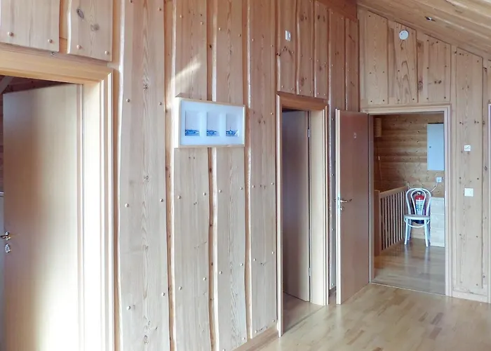 6 Person In Eidsvag-by Traum Appartement Eidsvåg