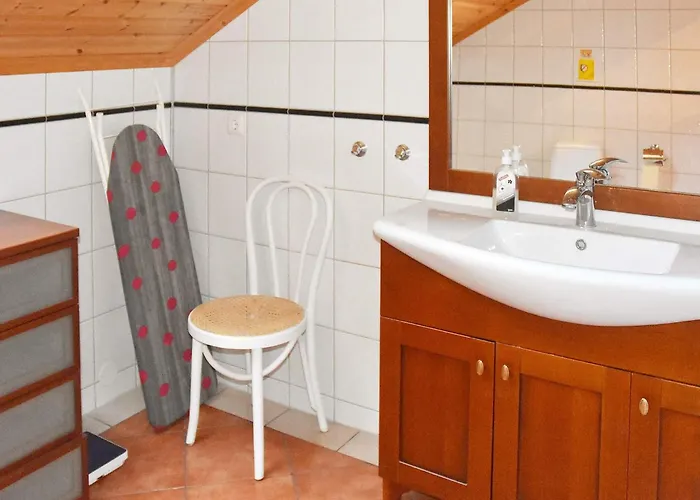 6 Person In Eidsvag-by Traum Appartement